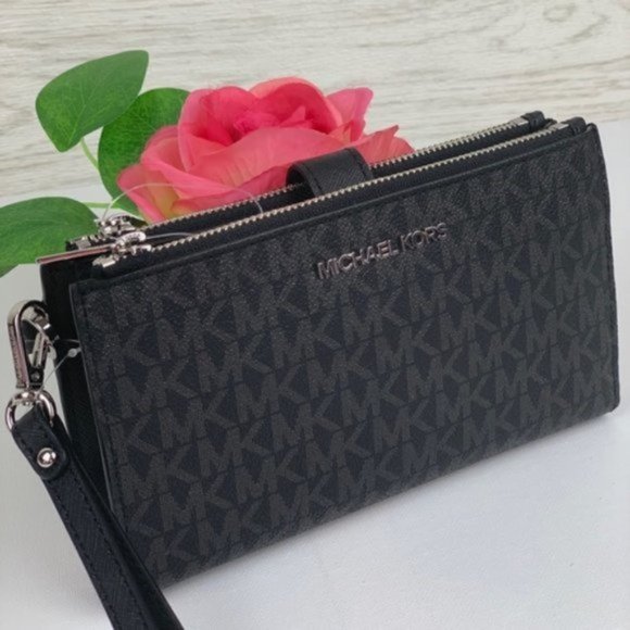 Michael Kors Black Wallet - Picture 1 of 6
